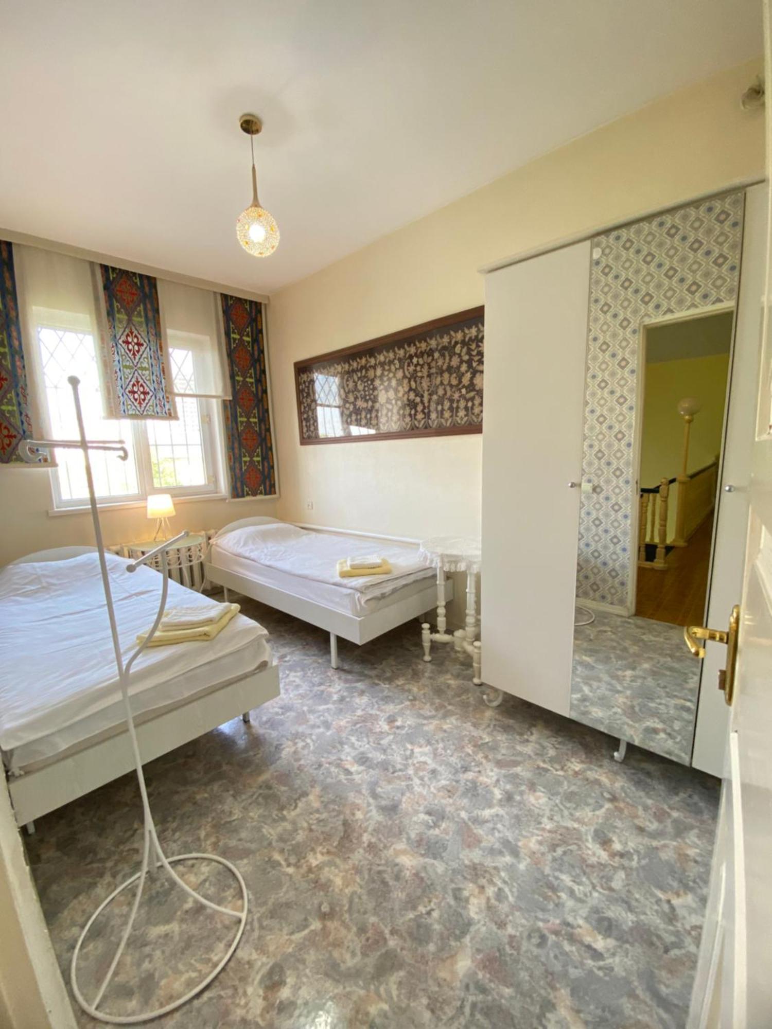 Хостел Особнячок Bishkek Bagian luar foto